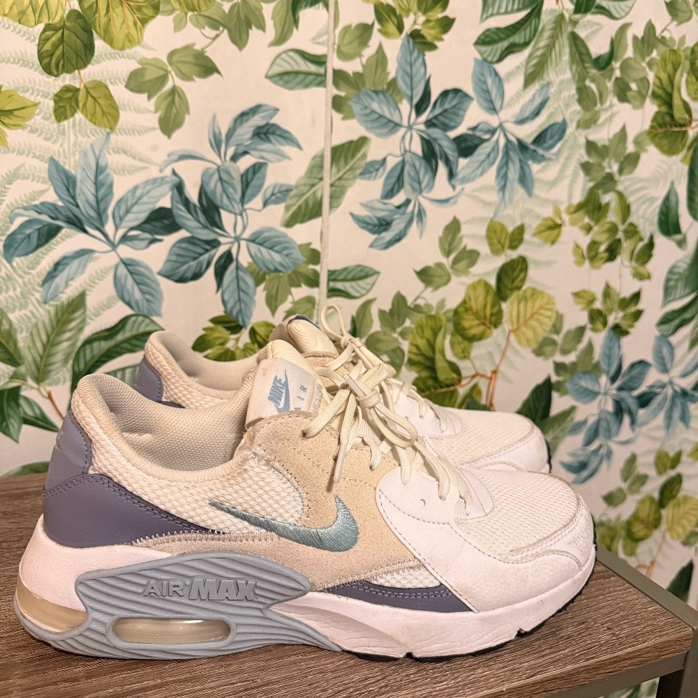Nike Air Max Sneakers (10.5) - Picture 1 of 8